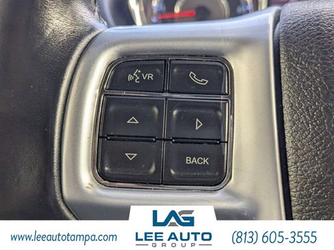 Used 2013 Chrysler Town & Country Touring-L image 24