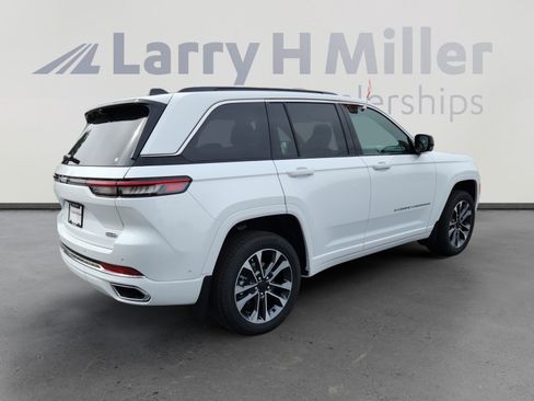 New 2025 Jeep Grand Cherokee Overland w/ Adv Protech Group III image 5