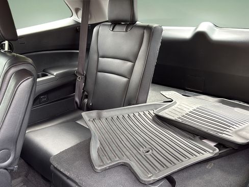Used 2021 Honda Pilot Touring image 19