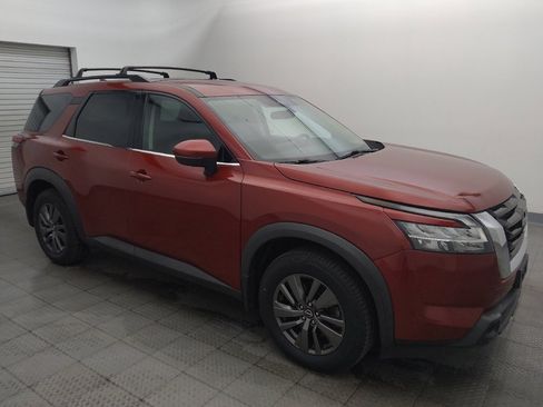 Used 2022 Nissan Pathfinder SV AWD/4WD image 11