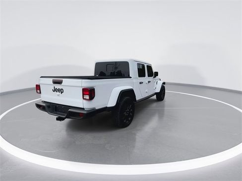 Used 2025 Jeep Gladiator Sport image 10