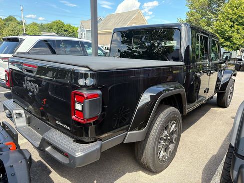 New 2026 Jeep Gladiator Sport AWD/4WD image 2