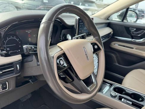 Used 2022 Lincoln Corsair Standard FWD w/ Premium Package image 15