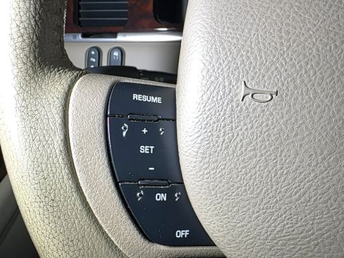 Used 2007 Lincoln Town Car Signature RWD image 21