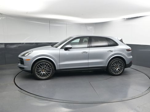 Certified 2020 Porsche Cayenne image 3