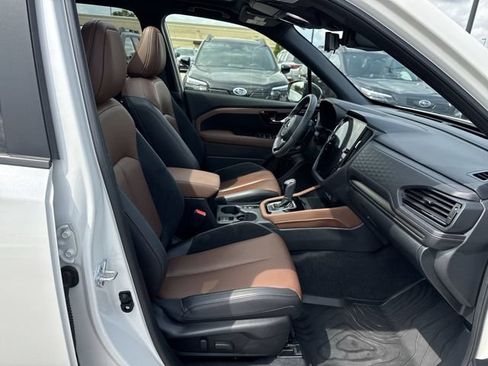Certified 2025 Subaru Forester Touring w/ Popular Package - Touring AWD/4WD image 18