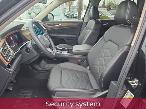 Used 2024 Volkswagen Atlas SE image 13