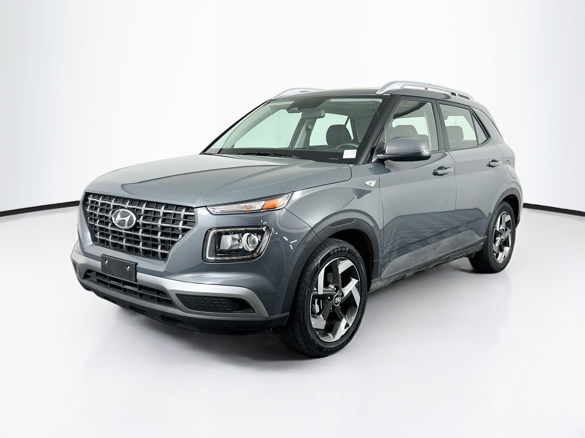 Used 2025 Hyundai Venue SEL FWD image 3