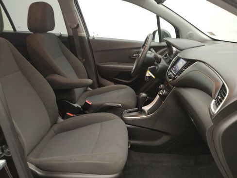 Used 2020 Chevrolet Trax LS w/ Tint and Cruise Package FWD image 21