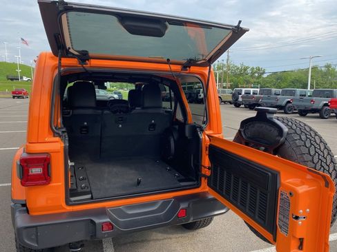 New 2025 Jeep Wrangler Unlimited Sahara w/ Safety Group AWD/4WD image 16