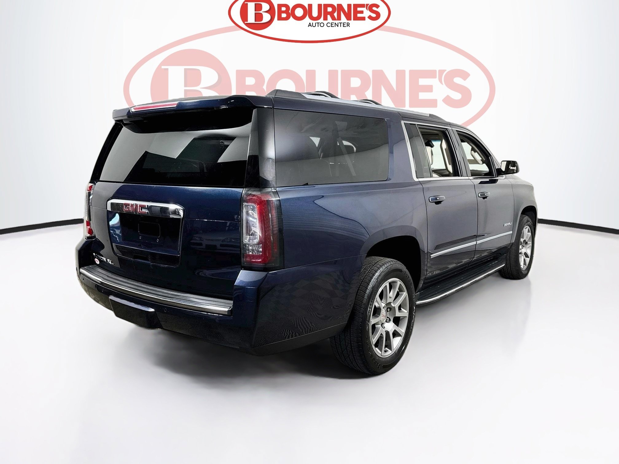 Used 2019 GMC Yukon XL Denali w/ Open Road Package AWD/4WD image 12
