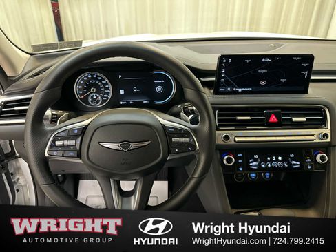 Certified 2025 Genesis G70 2.5T image 18