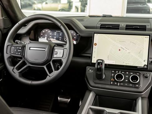 New 2026 Land Rover Defender 90 V8 AWD/4WD image 24