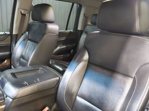Used 2017 Chevrolet Suburban LT image 32