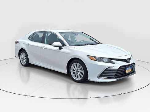 Used 2023 Toyota Camry LE FWD image 3