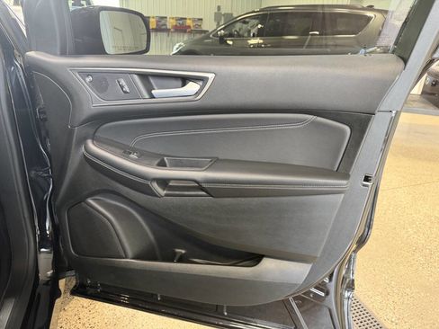 Used 2023 Ford Edge Titanium w/ Cargo Accessory Package AWD/4WD image 7
