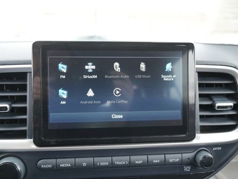 Certified 2023 Hyundai Venue Limited w/ Cargo Package image 33