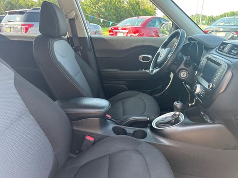 Used 2018 Kia Soul + FWD image 22