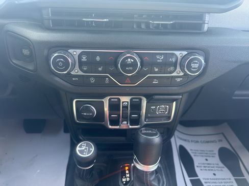 Certified 2024 Jeep Gladiator Sport image 14