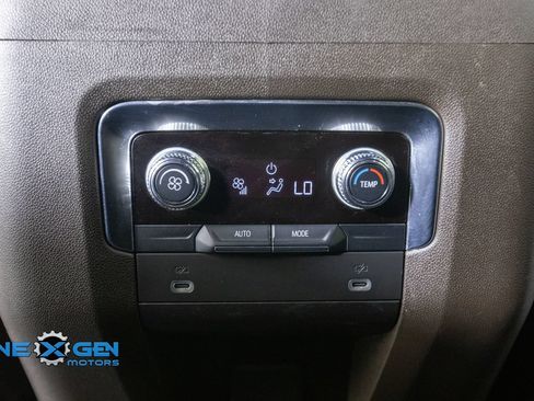 Used 2023 GMC Yukon SLT AWD/4WD image 27