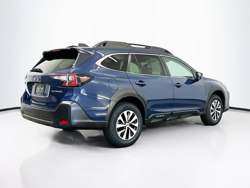 Used 2025 Subaru Outback Premium AWD/4WD image 9