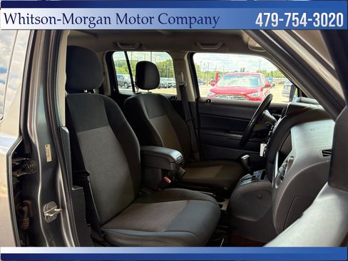 Used 2014 Jeep Patriot Latitude AWD/4WD image 26