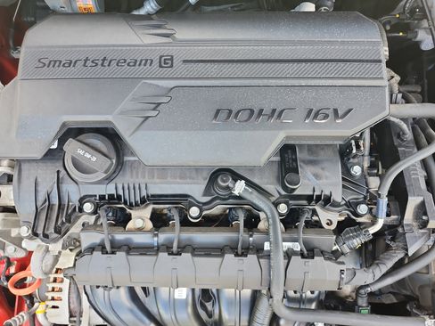 Certified 2021 Hyundai Elantra Limited FWD image 22