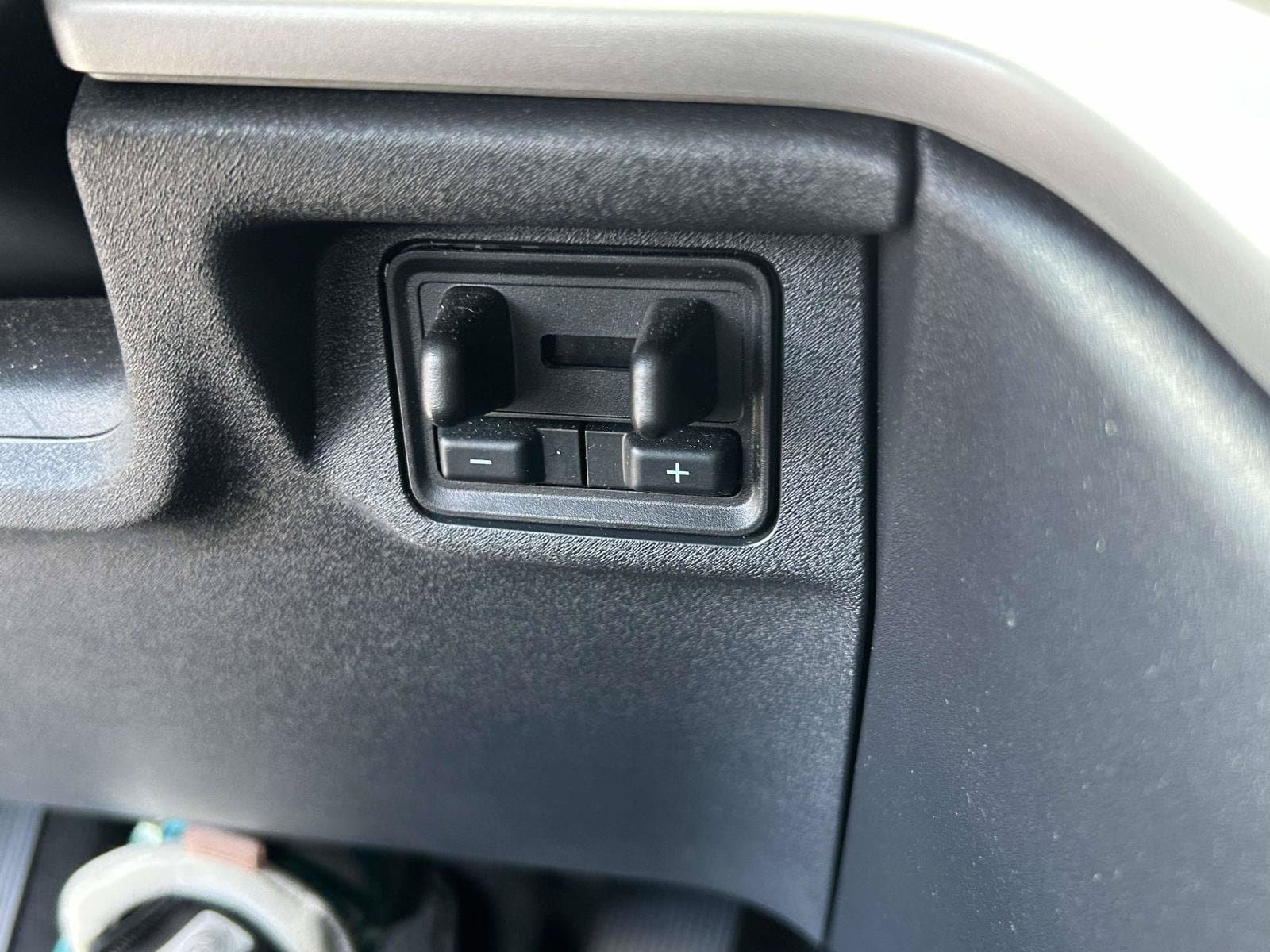 Used 2025 Ford Expedition Active RWD image 31