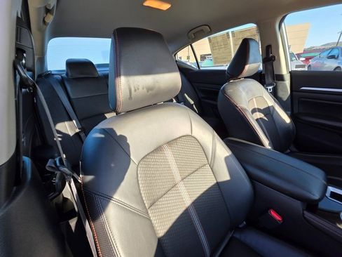 Used 2024 Nissan Altima 2.5 SR image 12