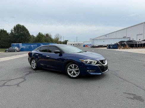 Used 2016 Nissan Maxima 3.5 S image 2