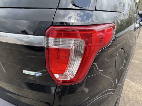 Used 2016 Ford Explorer Platinum image 15