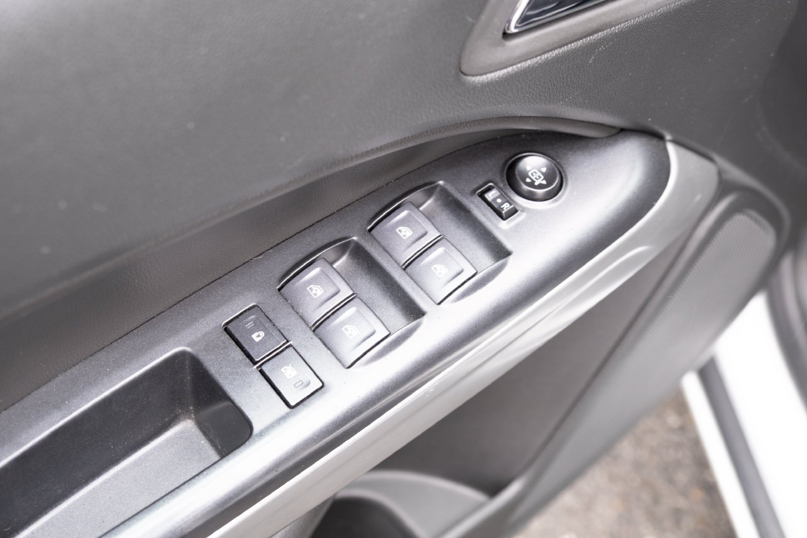 Used 2022 Chevrolet Colorado LT RWD image 13