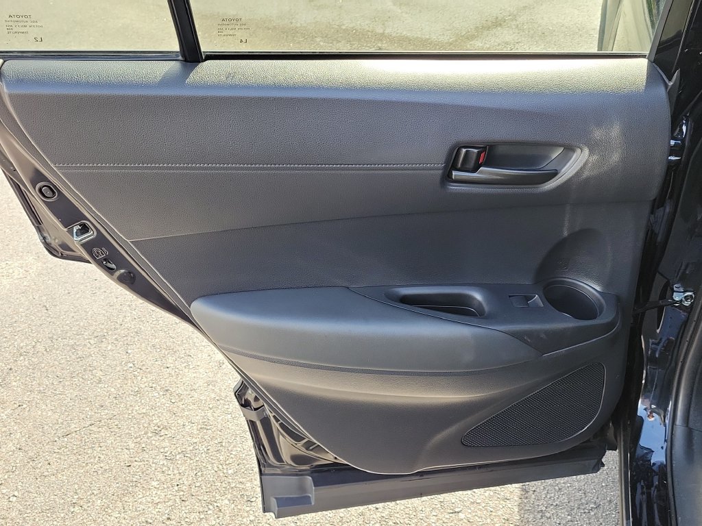 Used 2025 Toyota Corolla Cross LE w/ Moonroof Package FWD image 9