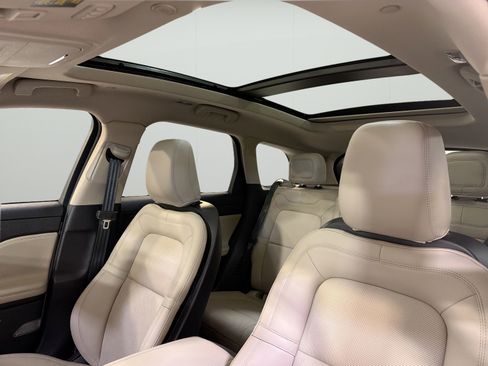 New 2026 Lincoln Corsair Reserve w/ Jet Appearance Package AWD/4WD image 24