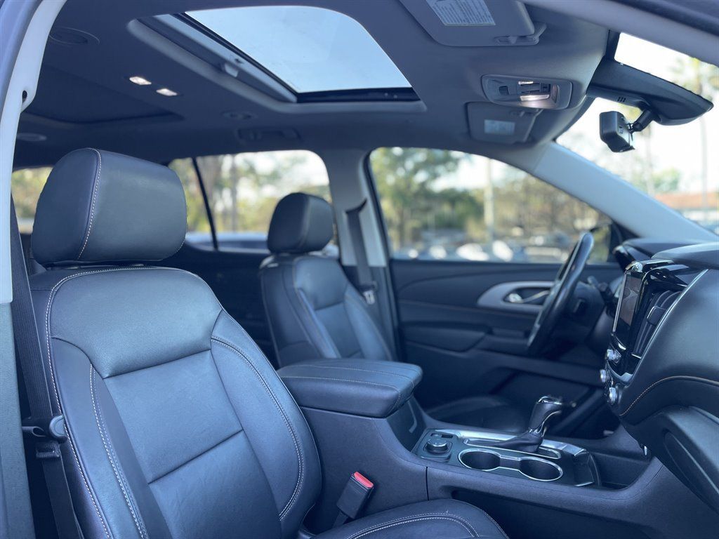 Used 2020 Chevrolet Traverse LT w/ LT Premium Package AWD/4WD image 7