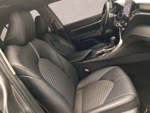 Used 2022 Toyota Camry SE image 21
