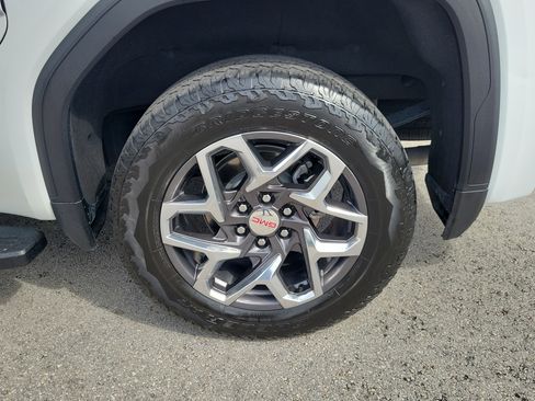 Used 2024 GMC Sierra 1500 SLT w/ SLT Premium Plus Package image 27