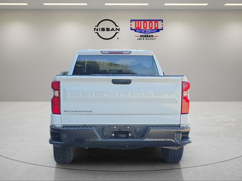 Used 2022 Chevrolet Silverado 1500 W/T w/ WT Convenience Package AWD/4WD image 3
