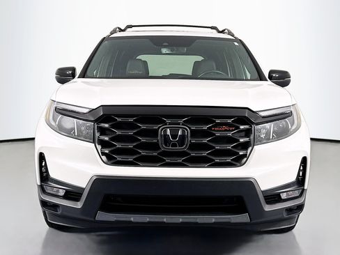 Certified 2024 Honda Passport TrailSport image 2