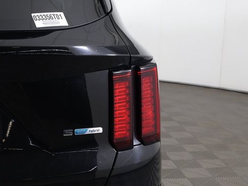 Used 2021 Kia Sorento S image 15