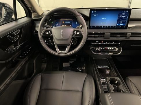 New 2026 Lincoln Corsair Premiere image 8