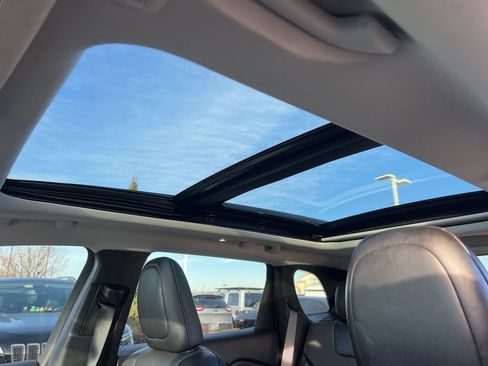 Certified 2022 Jeep Cherokee Limited image 10