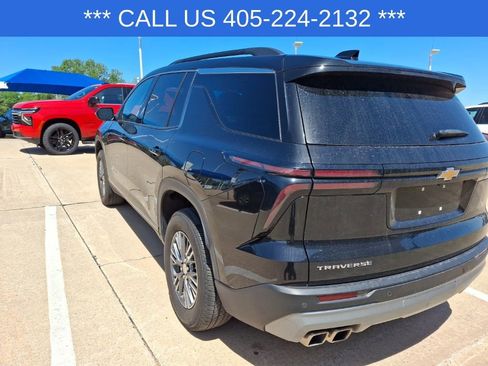 Used 2025 Chevrolet Traverse LT FWD image 22