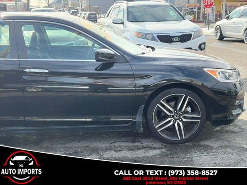 Used 2017 Honda Accord Sport image 4