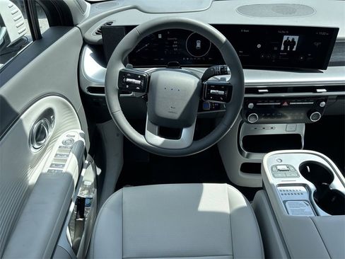 New 2026 Hyundai Ioniq 9 Limited image 4