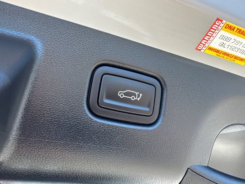 Used 2025 Hyundai Kona Limited FWD image 12