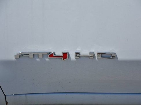 Used 2024 GMC Sierra 2500 AT4 AWD/4WD image 10