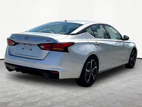 Used 2024 Nissan Altima 2.5 SR FWD image 14