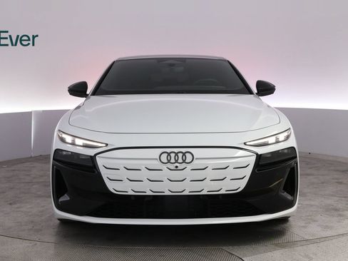 Used 2025 Audi S6 e-tron Premium Plus w/ Premium Plus AWD/4WD image 12