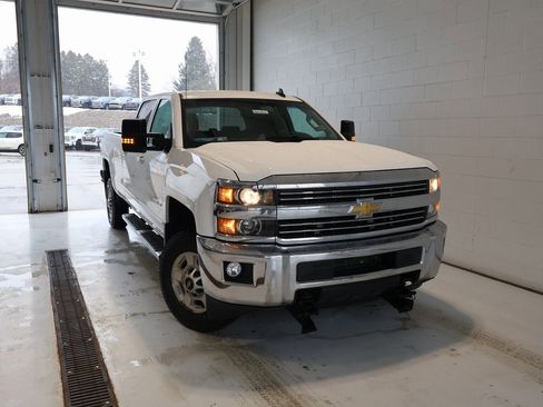 Used 2015 Chevrolet Silverado 2500 LT w/ LT Convenience Package image 39